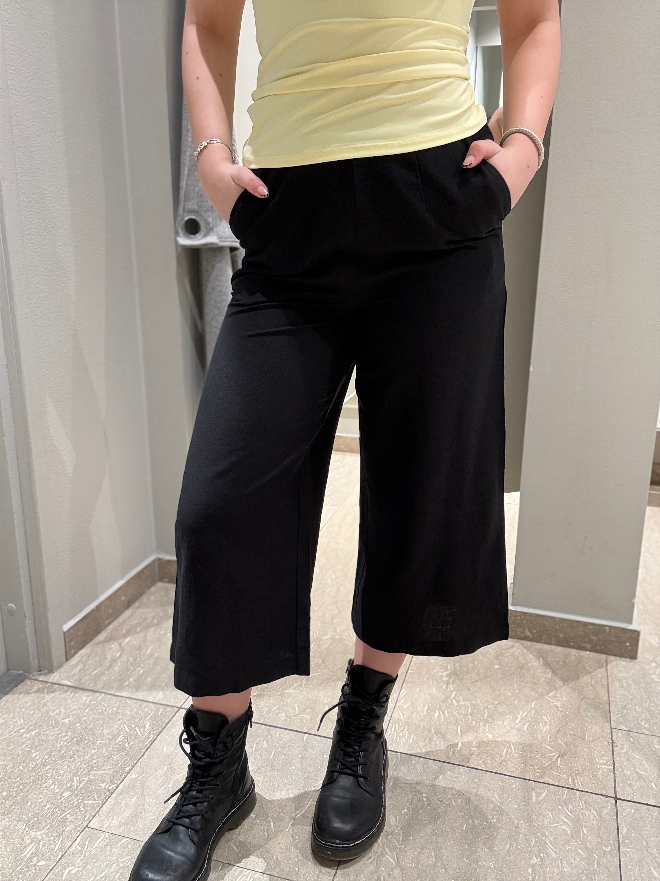 VIPRISILLA Trousers - Black Beauty